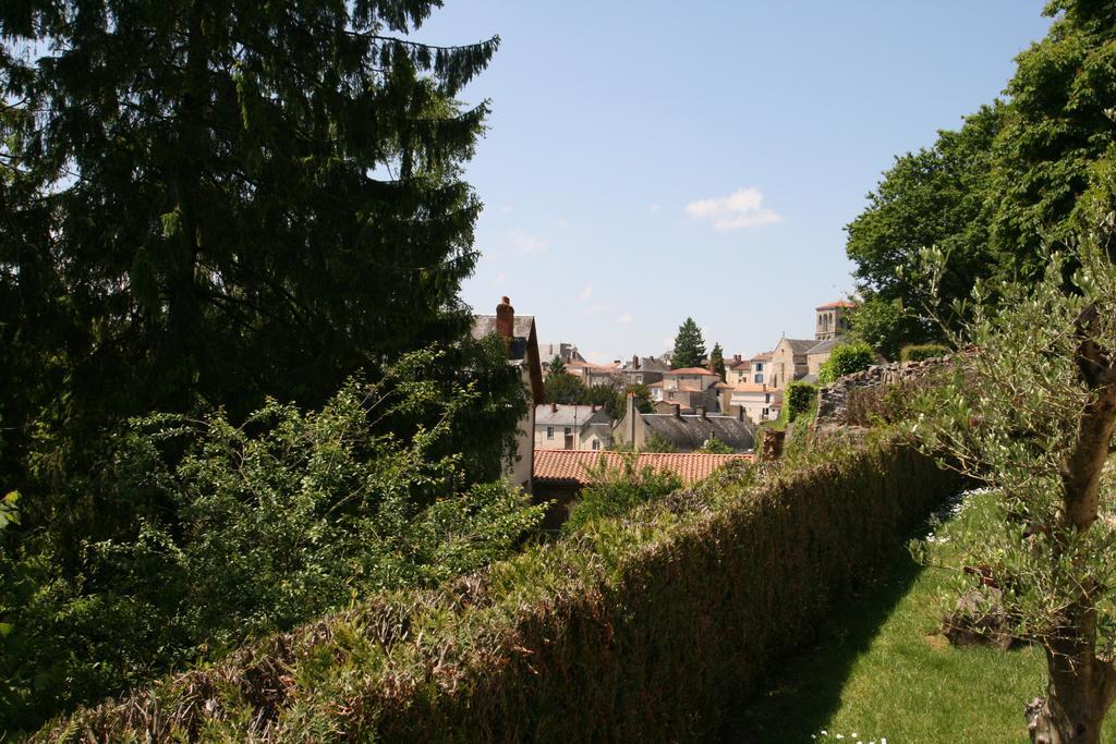 Maison D'Hotes Et Gites La Chouannerie A Cote Du Parc Du Puy Dufou Pouzauges Εξωτερικό φωτογραφία